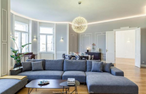 Walking Street Luxurious Huge Apartment